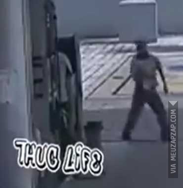 Olha dancinha no final kkk - Vídeo Thug Life para Redes Sociais