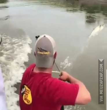 História de pescador que nada - Vídeo Pessoas Incríveis  para Redes Sociais