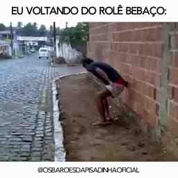  Eu voltando do rolê bêbado - Vídeo  Engraçados para Redes Sociais